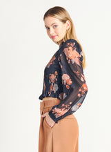Charger l&#39;image dans la galerie, Blouse floral tauve Black tape - 2223504 T - floral tauve
