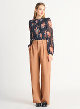 Charger l&#39;image dans la galerie, Blouse floral tauve Black tape - 2223504 T - floral tauve
