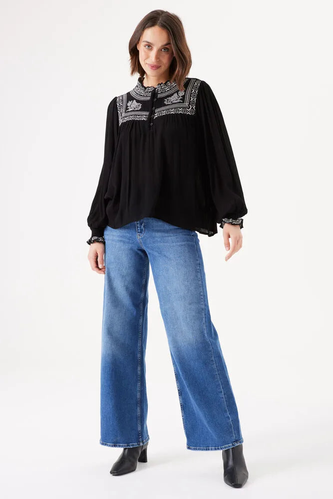 Blouse noir broderie Garcia - H30236