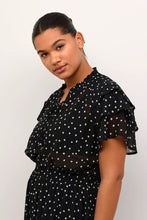Charger l&#39;image dans la galerie, Blouse - Kaffe Curve - 10582575 - Noir / Blanc
