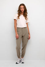 Charger l&#39;image dans la galerie, Pantalon cargo beige KAFFE - 10507859-brindle
